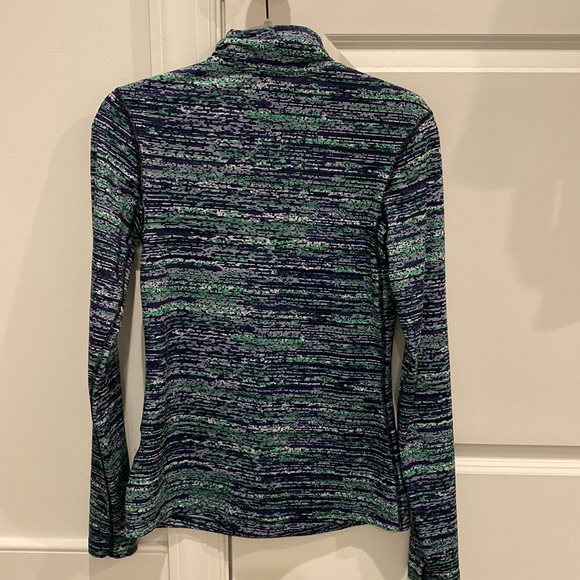 Nike DriFit Workout Top - Size M - Picture 3 of 6